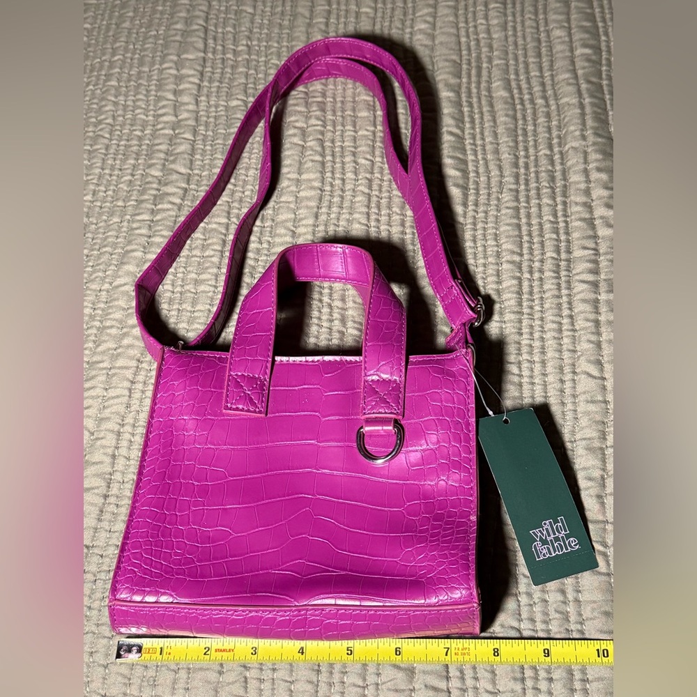 Wild Fable Pink Fusia Crossbody Bag with Croc Texture - Picture 3 of 7